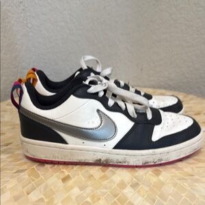 Nike Black and White Sneakers Classic Low-Top Design 3.5 y